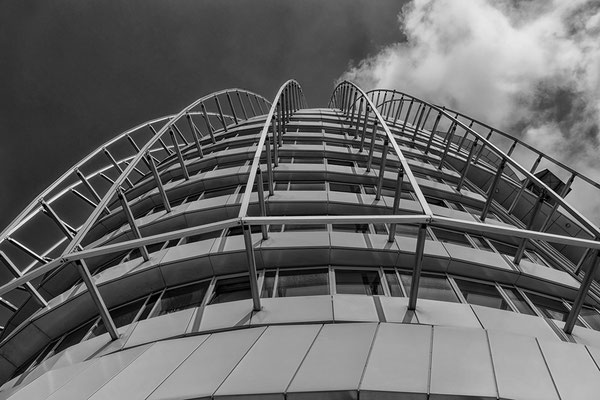 Blick zur Aussichtsplattform Sail City in Bremerhaven Deutschland