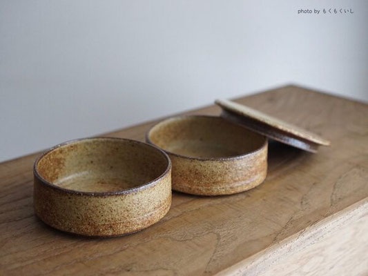わら灰　お重・大（直径16×11cm(１段あたり直径15.5×5cm）