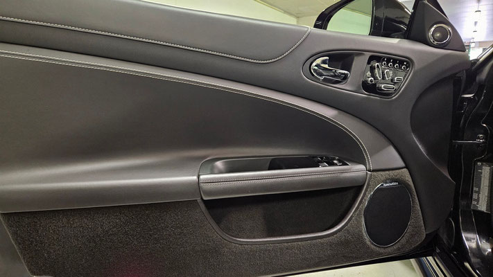 Contre-porte Jaguar XKR 5.0L