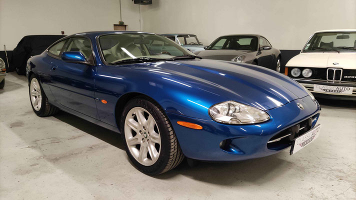 Jaguar XK8