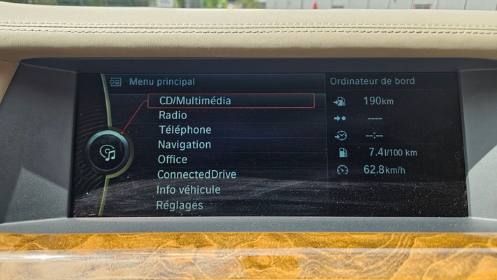 Système d'infodivertissement 740d