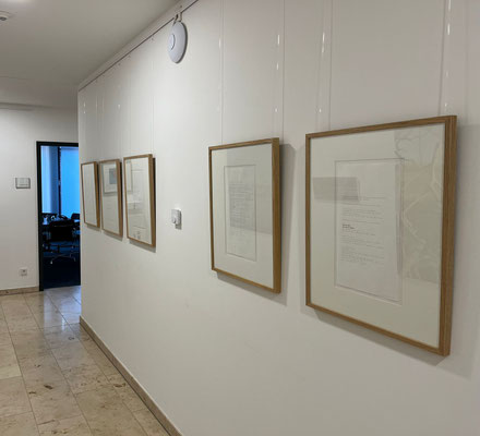 Susanne Koheil 2023 verschiedene Titel, Typewriter auf Papier, je 40 x 23,5 cm Foto: Günter Wintgens