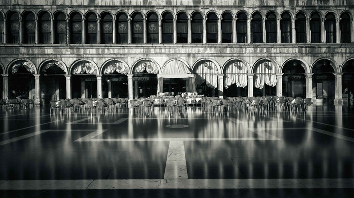 aqua alta | piazza san marco | grancaffè quadri | venice | italy 2015