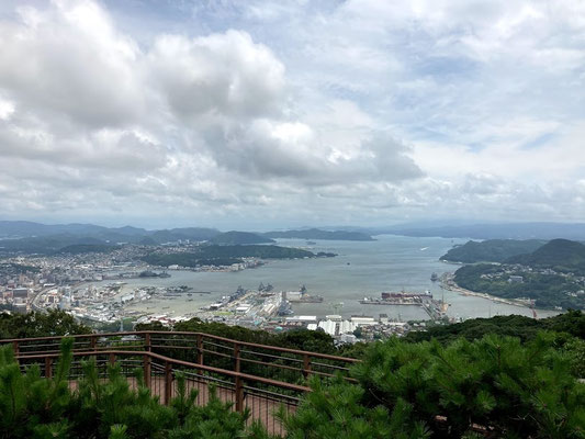弓張岳から見る佐世保市街