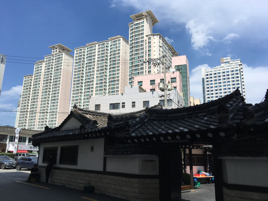 新と旧（生カルビのお店）