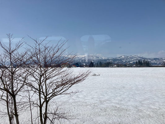 トンネルを抜けるとそこは雪国だった(^^)