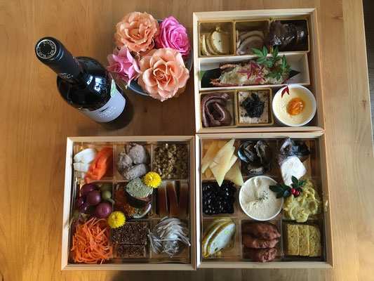 洋風そば食堂「グリチネ」さんのおせち