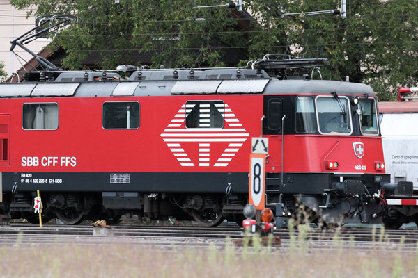Re 4/4, 11225 (420 225-5 LION), Rotkreuz (20.09.2013) ©pannerrail.com