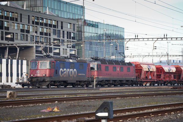 Re 4/4, 11160 (420 160-4 Cargo), Rotkreuz (18.12.2013) ©pannerrail.com