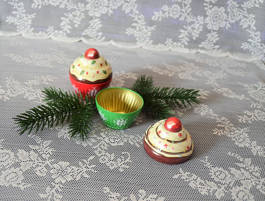 Cupe Cake grün-creme mit Weihnachtsmotiv