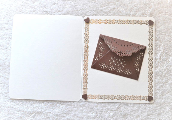 Hochzeitskarte in braun-beige mit Scherenschnitt