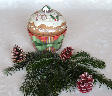 Cupe Cake groß rot-grün-beige mit Weihnachtsmotiv