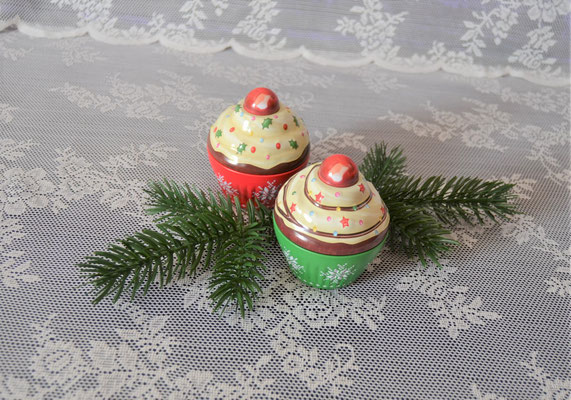 Cupe Cake grün-creme mit Weihnachtsmotiv