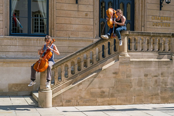 Cello Guarding XV