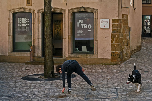 Tiptoeing