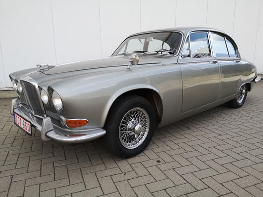 Jaguar 420 uit 1967 met overdrive en open dak wordt nu gerestaureerd