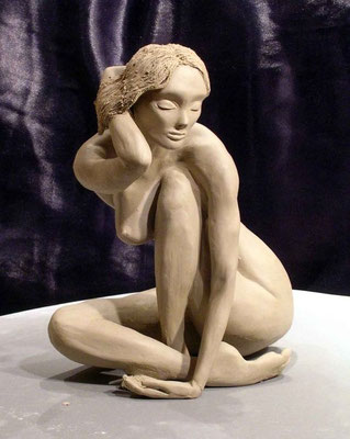 sitzende Skulptur 1 - Porzellanton