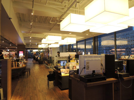 2012' 代官山 蔦屋書店　-TOKYO-  （Architect:クライン ダイサム アーキテクツ/アール・アイ・エー)