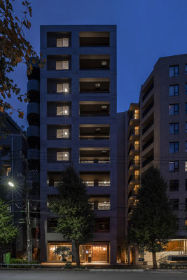 2024' HIROO apartment -TOKYO-（Architect:コプラス）Photo by Shinichi Watanabe