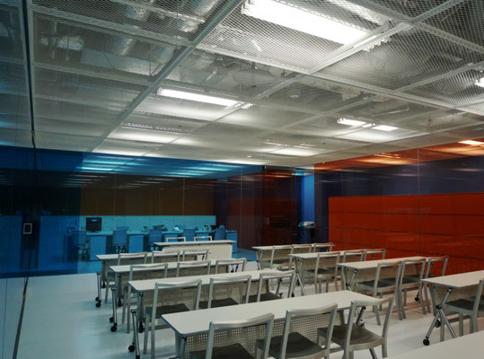 2010'  AGC studio  -TOKYO-   （Design:乾久美子建築設計事務所)