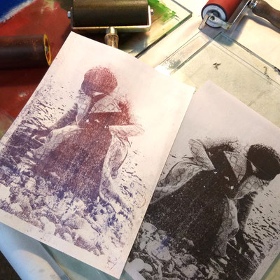 Eine Papier-Lithografie im Workshop der Craftschöpferey, Ganderkesee.