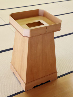 天理教岐美大教会の賽銭箱
