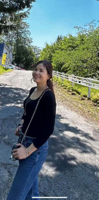 NK94 在日カンボジア女性 全身プロフィール写真