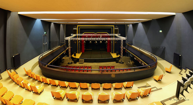 Théâtre dans la Mairie de La Bourboule - Auvergne - France
