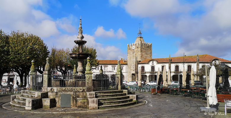 sur la place Luís de Camões de Caminha au Portugal - Sur le Chemin de Compostelle par le littoral