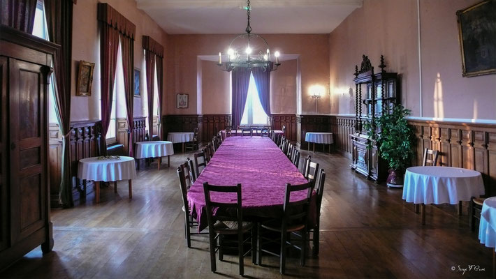 Grande salle de réception au Grand couvent de Gramat-Rocamadour - Sur le chemin de Compostelle - Variante de Rocamadour 