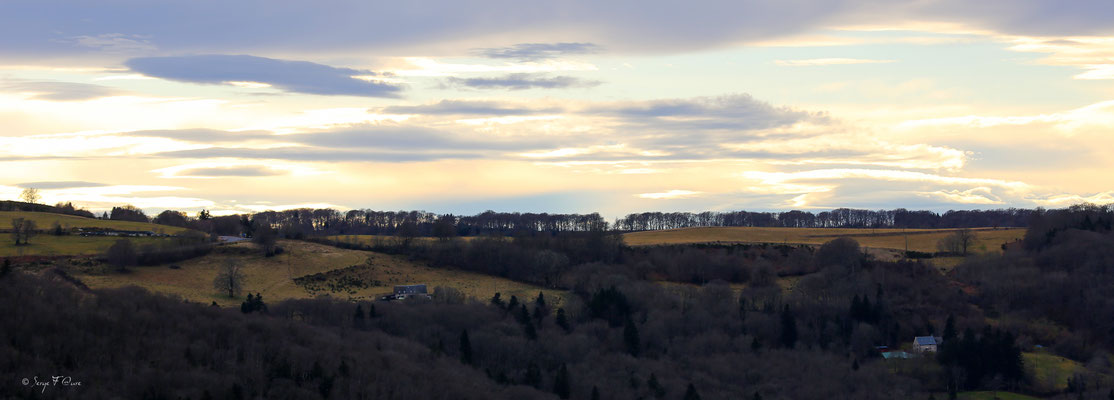 L'hiver sur Liournat - Commune de St-Sauves d'Auvergne - Massif du Sancy - France