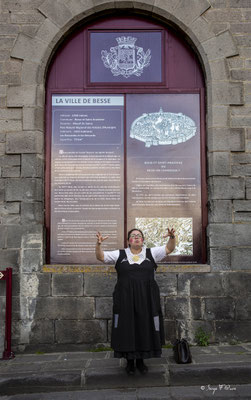 Etiennette des "Virées du Sancy" en visite dans la commune - Besse et Saint-Anastaise - Massif du Sancy - Auvergne - France