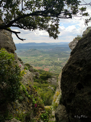Le Roc des 2 Vierges à Saint Saturnin de Lucian