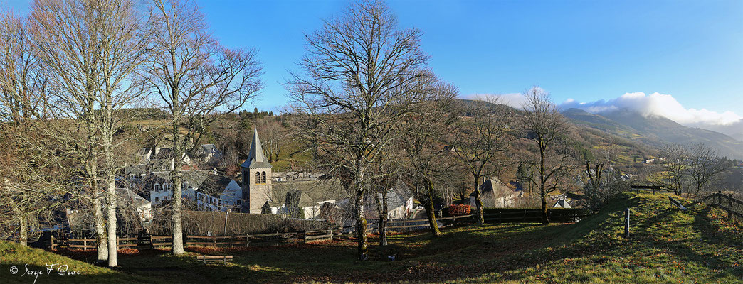 Bourg de Murat le Quaire vu du château - Auvergne - France