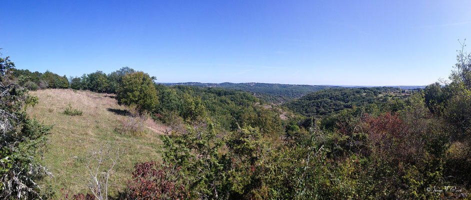 En allant en direction de Vers - Sur le chemin de Compostelle