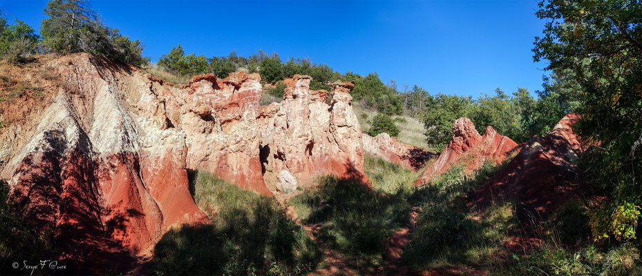 Les Demoiselles coiffées - La Vallée des Saints à Boudes - Auvergne - France