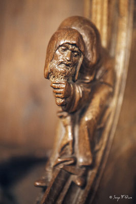 Fioriture sculptée en bois sur un instrument de Musique - Musée National du Moyen Âge - édifice situé au cœur du Quartier latin, dans le Ve arrondissement de Paris (France)