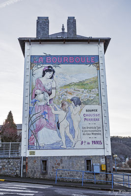  Façade peinte - La Bourboule - Auvergne - France