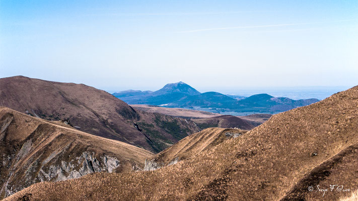 Le crêtes du Sancy - Vue sur le Puy de Dôme  - Le Mont Dore - Massif du Sancy - Auvergne - France