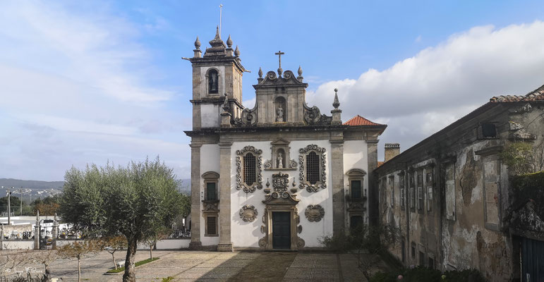 Le monastère de São Romão de Neiva au Portugal était masculin et appartenait à l' Ordre de Saint Benoît. Sur le Chemin de Compostelle par le littoral