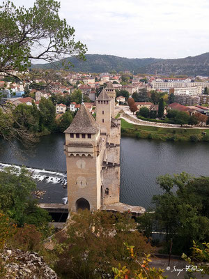 De l'autre côté du pont Valentré lorsque l'on repart - Sur le chemin de Compostelle