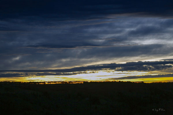Coucher de soleil à Liournat - Commune de St Sauves d'Auvergne - Massif du Sancy - France