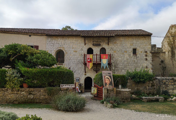 Village fortifié de Larressingle  - Gers - France - Sur le chemin de Compostelle 