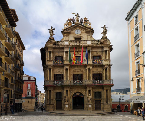 Hôtel de Ville de Pampelune - Sur le chemin de Compostelle