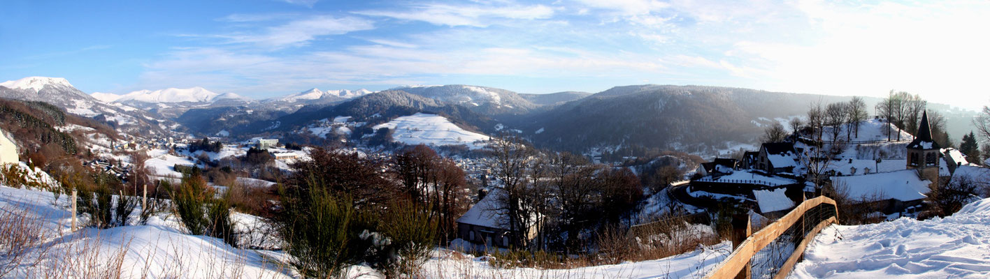 Murat le Quaire - Panoramique sur les Monts Dore - Massif du Sancy - Auvergne - France