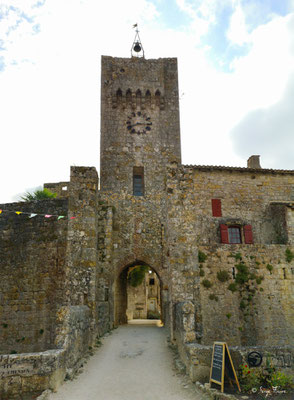 Village fortifié de Larressingle  - Gers - France - Sur le chemin de Compostelle 