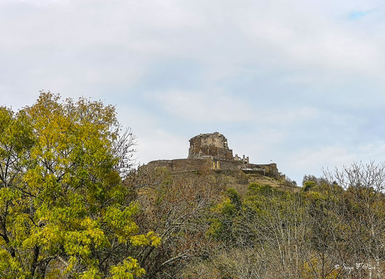 Le château de Murol (classement aux Monuments Historiques en 1889) - Massif du Sancy - Auvergne - France