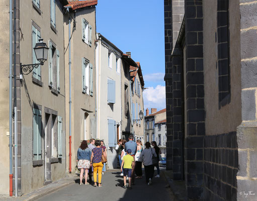 Dans les rues de Maringues