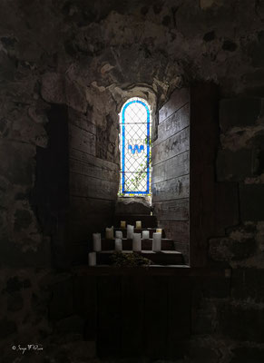 Vitrail de la chapelle du château de Murol - Auvergne - France 