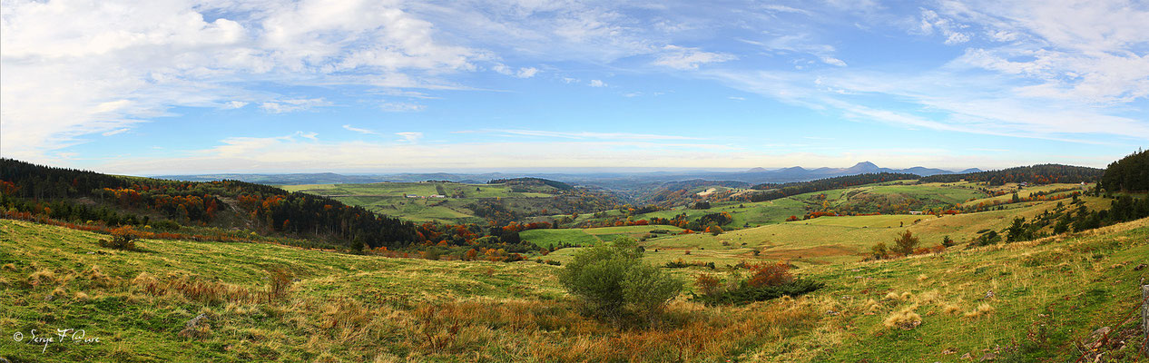 Le Puy de Dôme vu de la route du Guéry - Auvergne France  - Vue panoramique